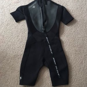 Body glove juniors size 12 wetsuit.
